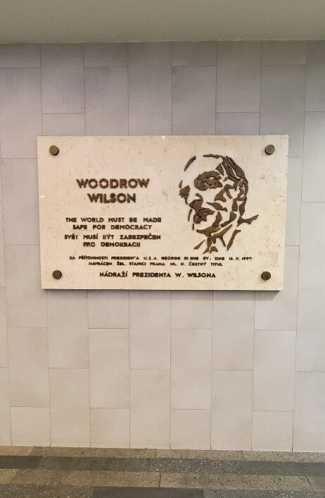 Plaque in tPrague's train station that honors US President Woodrow Wilson